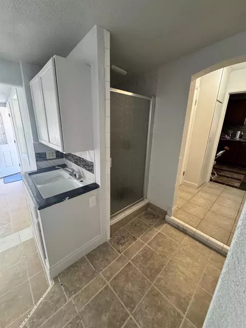 Bath - 1945 E Cornell Ave, Fresno, CA 93703 photo 1 of 4