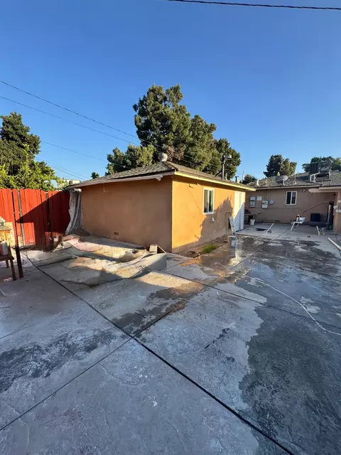 Exterior - 1945 E Cornell Ave, Fresno, CA 93703 photo 8 of 14