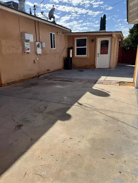 Exterior - 1945 E Cornell Ave, Fresno, CA 93703 photo 11 of 14