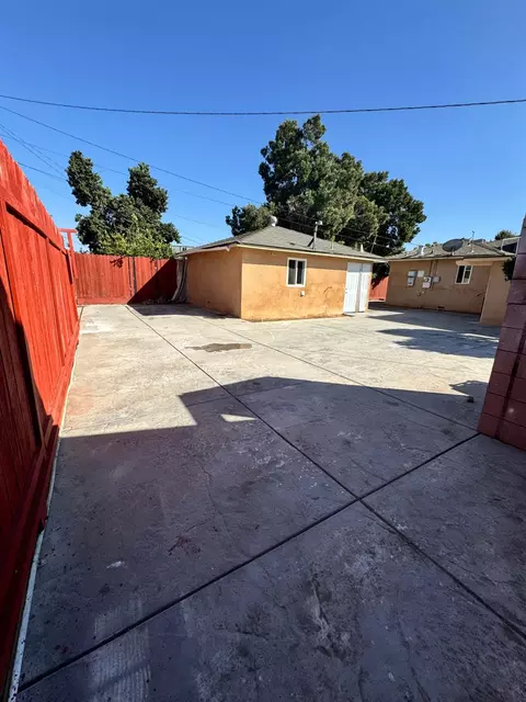 Exterior - 1945 E Cornell Ave, Fresno, CA 93703 photo 12 of 14