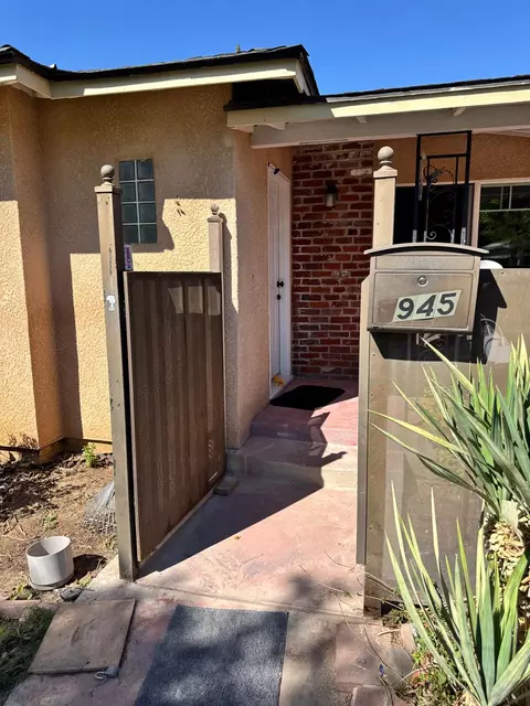 Exterior - 1945 E Cornell Ave, Fresno, CA 93703 photo 2 of 14