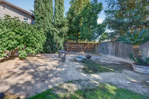 Exterior - 3144 Rall Ave, Clovis, CA 93619 photo 11 of 18