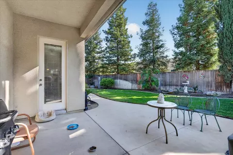 Exterior - 3144 Rall Ave, Clovis, CA 93619 photo 5 of 18