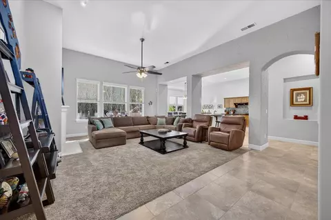 Entry Way - 3144 Rall Ave, Clovis, CA 93619 photo 1 of 9