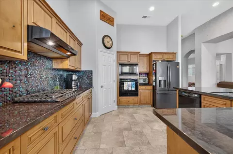 Kitchen - 3144 Rall Ave, Clovis, CA 93619 photo 9 of 9