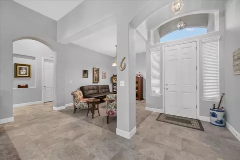 Entry Way - 3144 Rall Ave, Clovis, CA 93619 photo 4 of 9