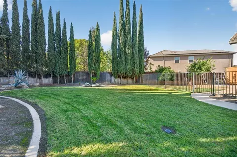 Exterior - 3144 Rall Ave, Clovis, CA 93619 photo 15 of 18
