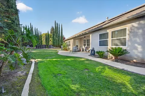 Exterior - 3144 Rall Ave, Clovis, CA 93619 photo 8 of 18