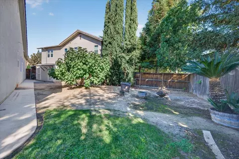 Exterior - 3144 Rall Ave, Clovis, CA 93619 photo 10 of 18