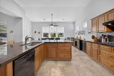 Kitchen - 3144 Rall Ave, Clovis, CA 93619 photo 6 of 9