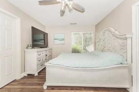 Bedroom - 2070 Park Ave, Sanger, CA 93657 photo 2 of 9