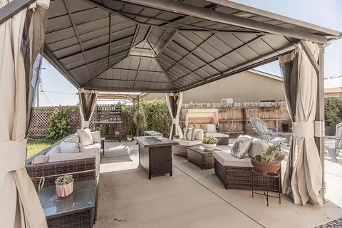 Exterior - 2070 Park Ave, Sanger, CA 93657 photo 3 of 10