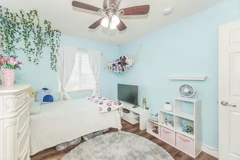 Bedroom - 2070 Park Ave, Sanger, CA 93657 photo 6 of 9