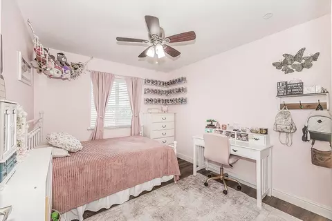 Bedroom - 2070 Park Ave, Sanger, CA 93657 photo 7 of 9