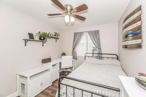 Bedroom - 2070 Park Ave, Sanger, CA 93657 photo 9 of 9
