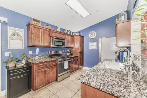 Kitchen - 2070 Park Ave, Sanger, CA 93657 photo 2 of 3