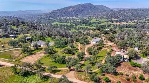 View/Area - 30833 Pennyroyal Ln, Prather, CA 93651 photo 5 of 8