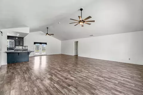 Living - 30833 Pennyroyal Ln, Prather, CA 93651 photo 5 of 7