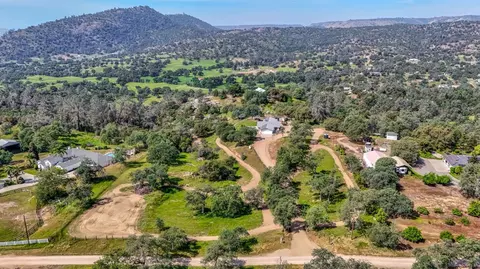 View/Area - 30833 Pennyroyal Ln, Prather, CA 93651 photo 3 of 8