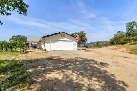 Exterior - 30833 Pennyroyal Ln, Prather, CA 93651 photo 12 of 12