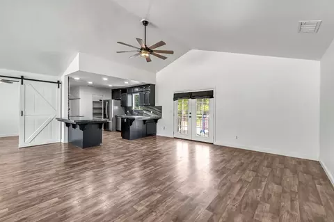 Living - 30833 Pennyroyal Ln, Prather, CA 93651 photo 7 of 7