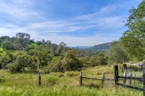 Exterior - 30833 Pennyroyal Ln, Prather, CA 93651 photo 8 of 12