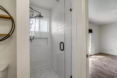 Bath - 30833 Pennyroyal Ln, Prather, CA 93651 photo 4 of 4