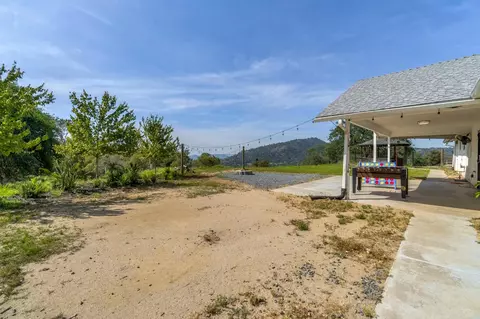 Exterior - 30833 Pennyroyal Ln, Prather, CA 93651 photo 5 of 12