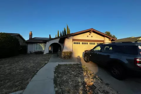 749 Oakmeade Dr, Vacaville, CA 95687