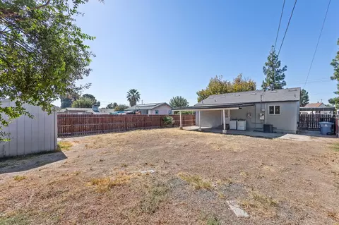 Exterior - 909 Dewitt, Clovis, CA 93612 photo 9 of 10