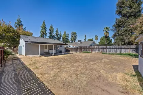Exterior - 909 Dewitt, Clovis, CA 93612 photo 6 of 10