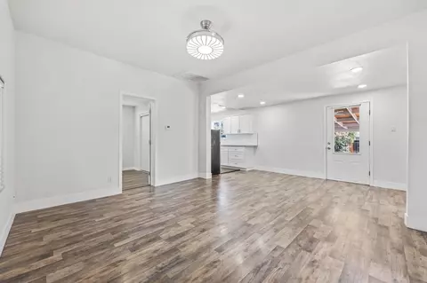 Living - 909 Dewitt, Clovis, CA 93612 photo 6 of 8