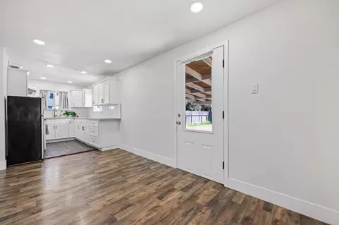 Entry Way - 909 Dewitt, Clovis, CA 93612 photo 2 of 3