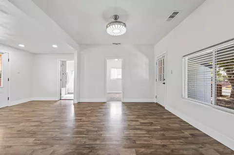 Living - 909 Dewitt, Clovis, CA 93612 photo 2 of 8