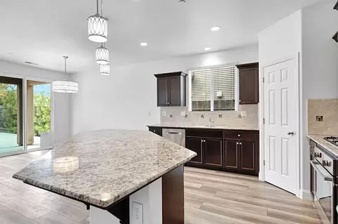 Kitchen - 3452 Pontiac Ave, Clovis, CA 93619 photo 4 of 6