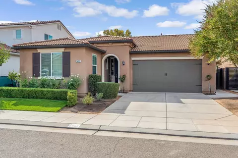 Exterior - 3452 Pontiac Ave, Clovis, CA 93619 photo 3 of 4