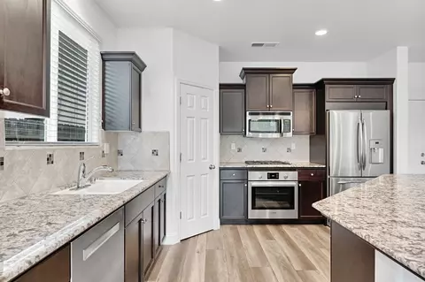 Kitchen - 3452 Pontiac Ave, Clovis, CA 93619 photo 2 of 6