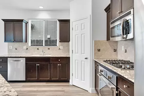 Kitchen - 3452 Pontiac Ave, Clovis, CA 93619 photo 5 of 6