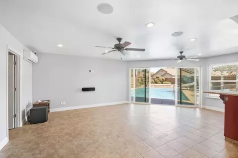 Living - 3152 Love Ct, Madera, CA 93637 photo 5 of 6