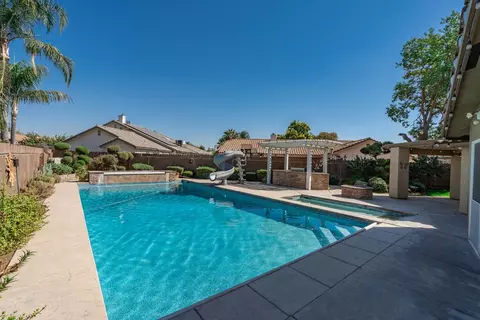 Exterior - 3152 Love Ct, Madera, CA 93637 photo 13 of 15