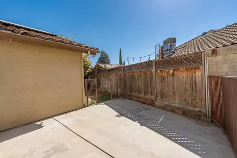 Exterior - 3152 Love Ct, Madera, CA 93637 photo 8 of 15