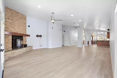 Living - 3152 Love Ct, Madera, CA 93637 photo 3 of 6