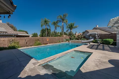 Exterior - 3152 Love Ct, Madera, CA 93637 photo 5 of 15