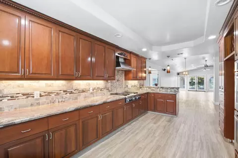 Kitchen - 3152 Love Ct, Madera, CA 93637 photo 6 of 7