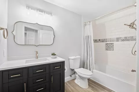 Bath - 3152 Love Ct, Madera, CA 93637 photo 5 of 5