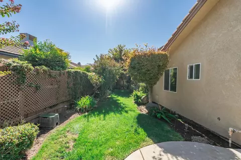 Exterior - 3152 Love Ct, Madera, CA 93637 photo 6 of 15