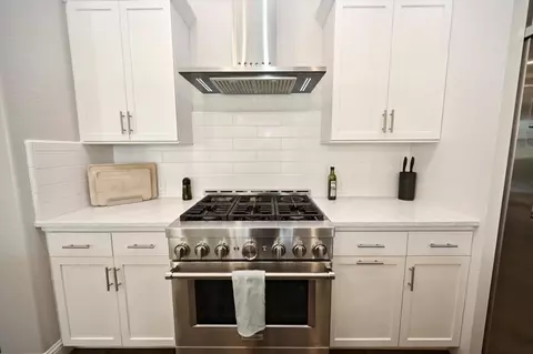 Kitchen - 2614 E Via Sofia Dr, Fresno, CA 93730 photo 5 of 8