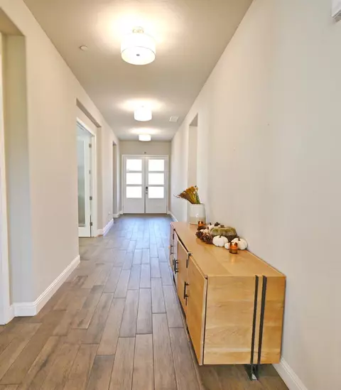 Entry Way - 2614 E Via Sofia Dr, Fresno, CA 93730 photo 4 of 4