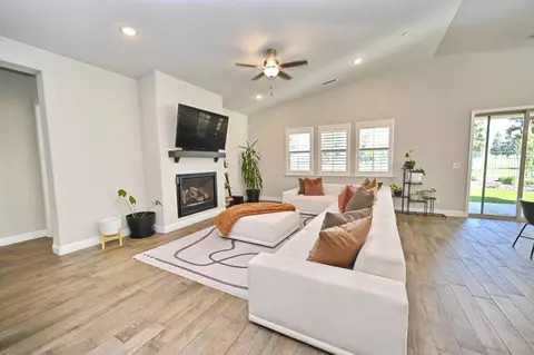 Living - 2614 E Via Sofia Dr, Fresno, CA 93730 photo 1 of 4