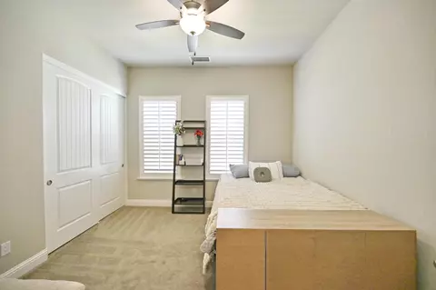 Bedroom - 2614 E Via Sofia Dr, Fresno, CA 93730 photo 2 of 7